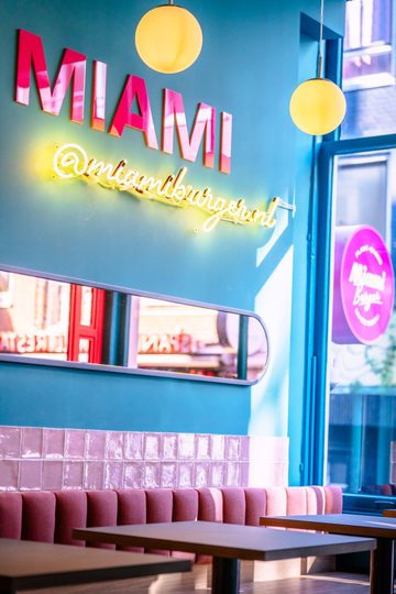 Miami Burger Opening 2 Mei 2022 SMALL ONLINE ONLY by Joshua Walter Nocturmax com 34 of 38 Medium 768 1152 90